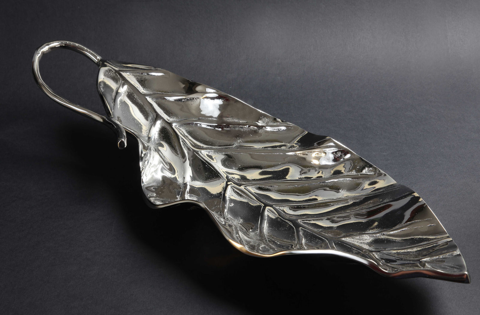 Decorative Leaf Server 440359