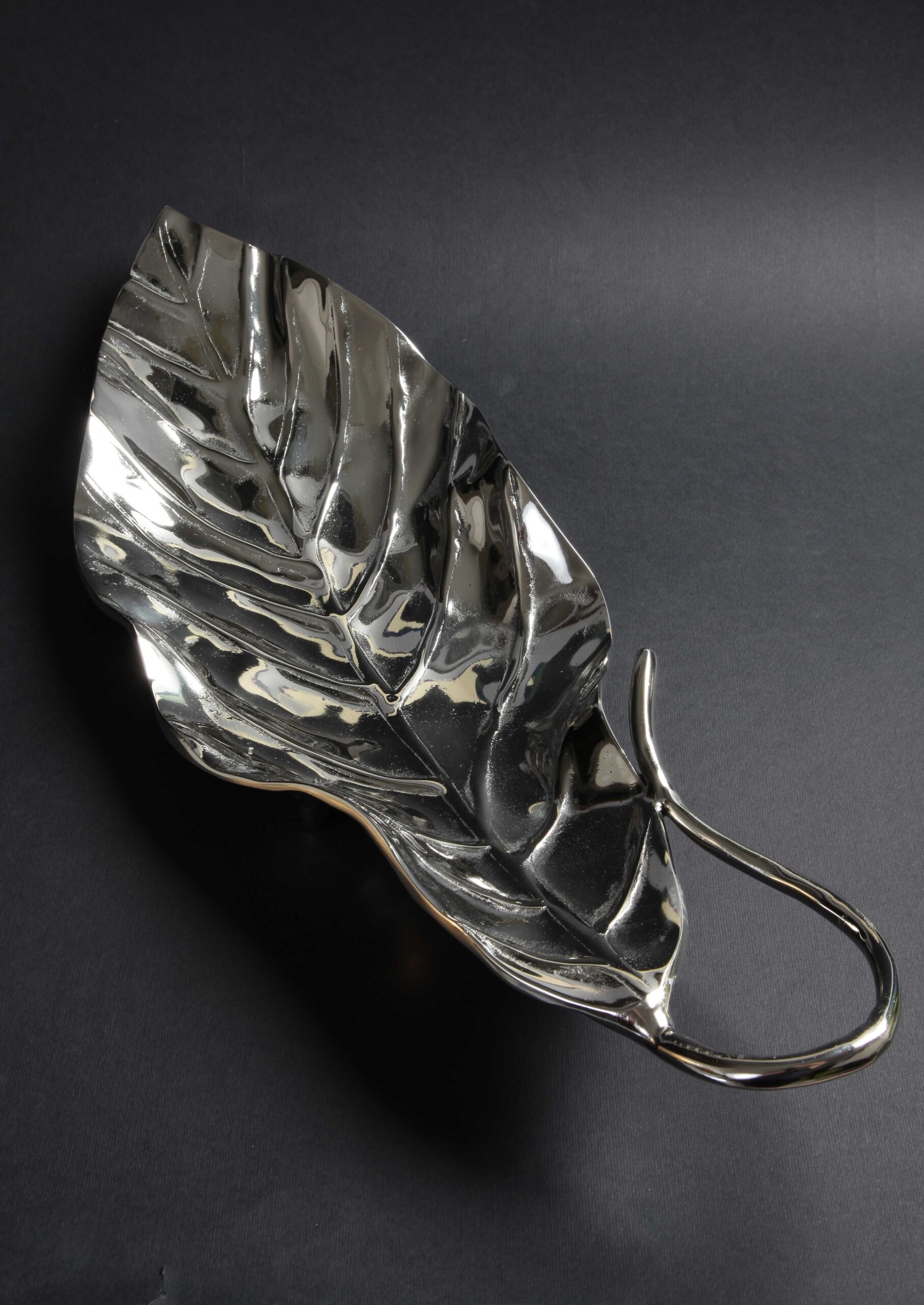 Decorative Leaf Server/ 440359